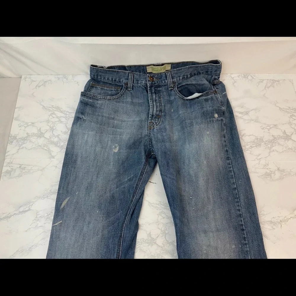 Wrangler Straight Fit Jeans Mens 34X30 Medium Blue Wash Distressed Stained Q​​​​ - Picture 2 of 5